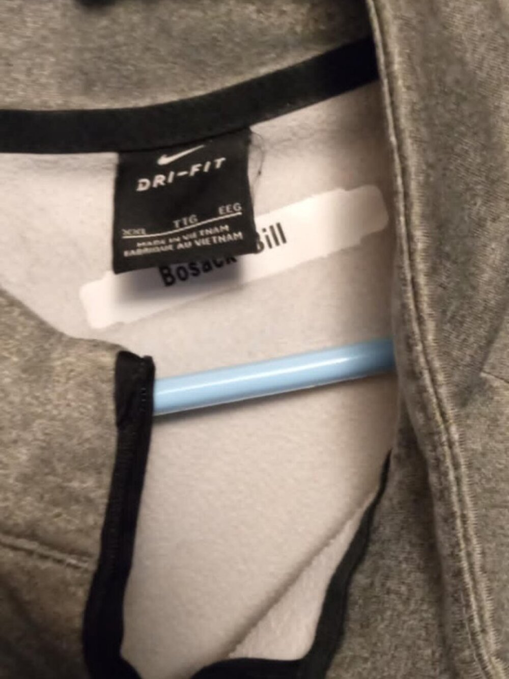 nike dri fit 1/2 zip pullover xxl has a person's name inside - Picture 3 of 3